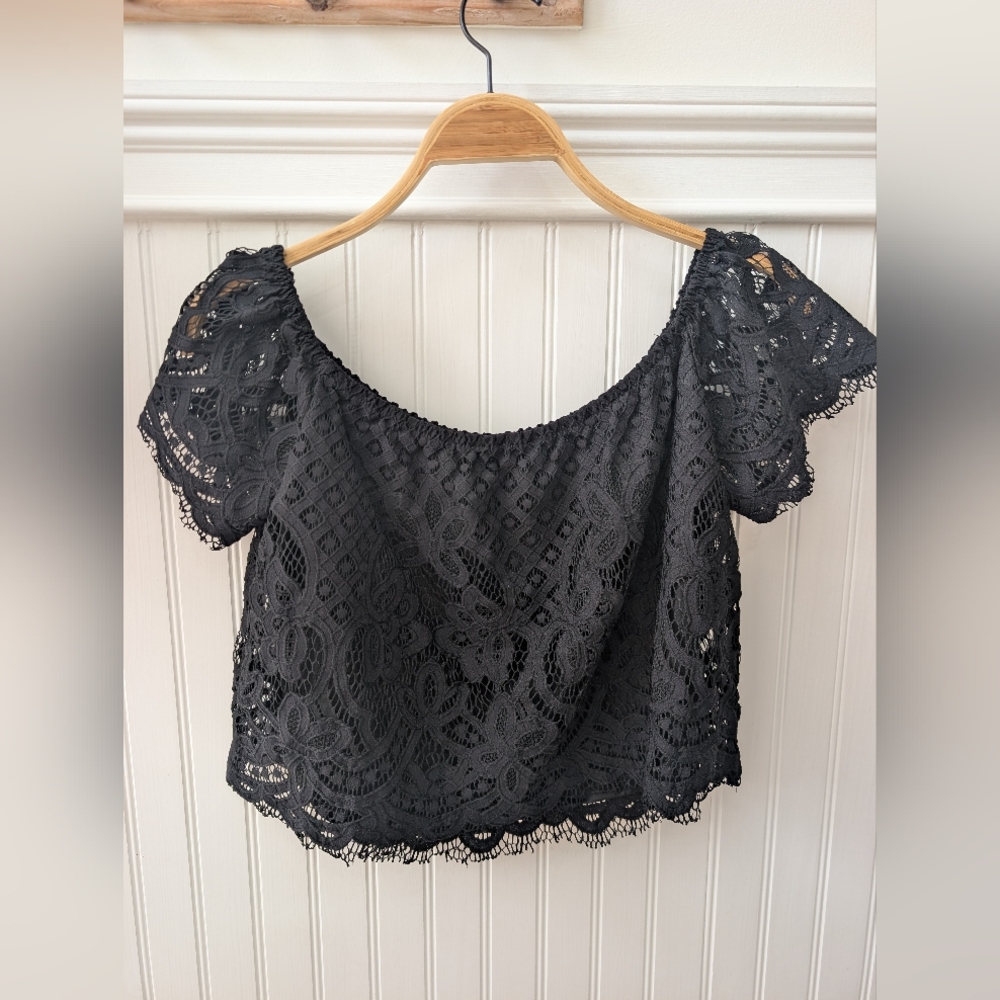 Express black off-the-shoulder lace crop top - Picture 2 of 7